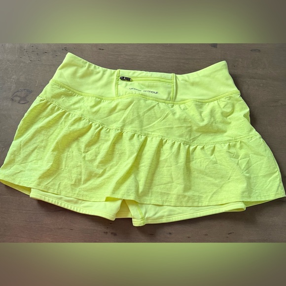 Under Armour Women's Heat Gear Moisture Wicking Neon Yellow Athletic Skort - Picture 5 of 6